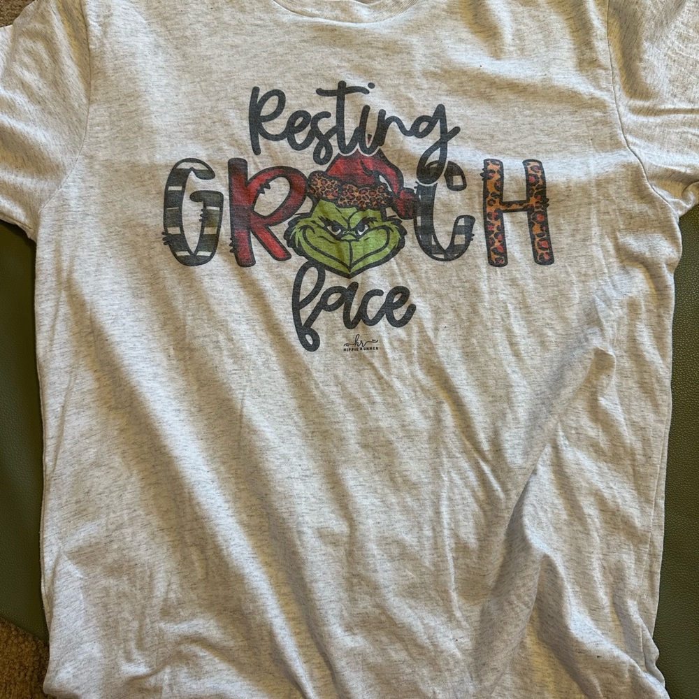 Grinch Face Gray Graphic T-Shirt